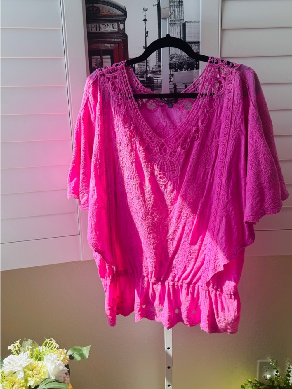 Democracy Clothing Embroidered Eyelet Peasant Top. Size XL